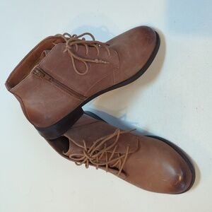 Vionic, Country Mira, brown orthotic ankle bootie. Sz 9